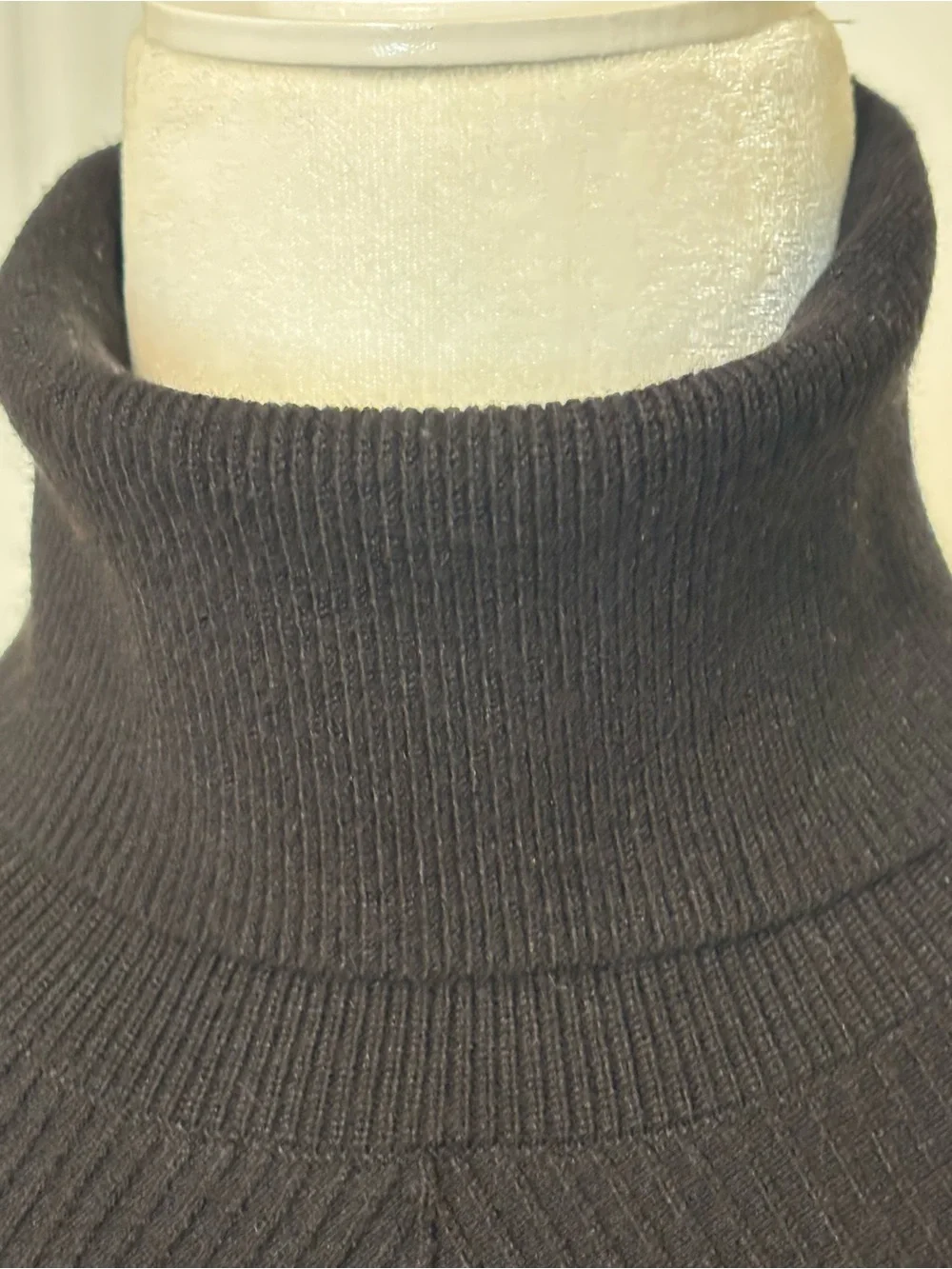 WHITE HOUSE BLACK MARKET Black Turtleneck Sweater Size Small